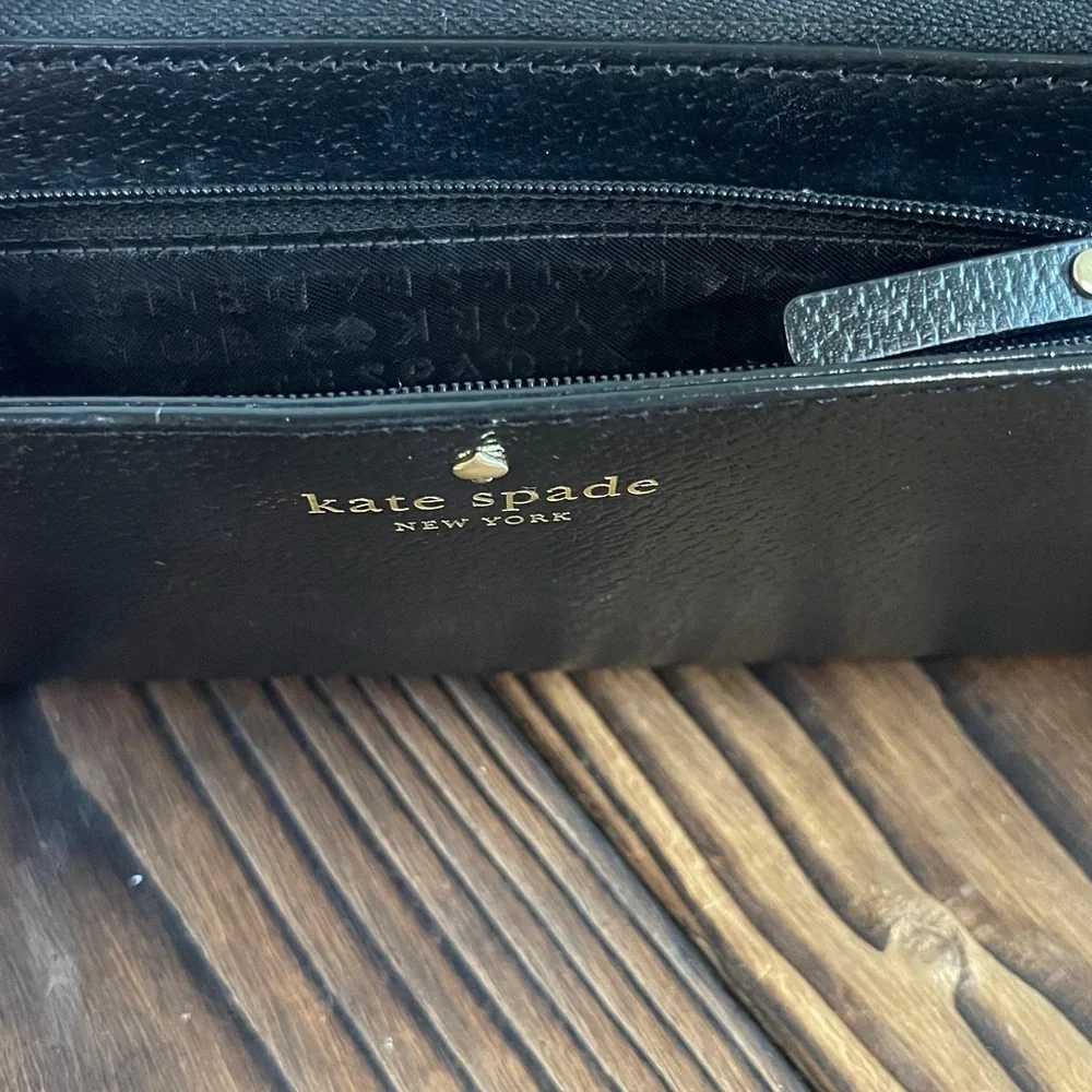 NWT Kate Spade Layton Grand Street Black Pebbled Leather Wristlet